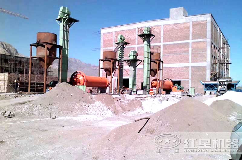 節(jié)能型球磨機(jī)作業(yè)現(xiàn)場
