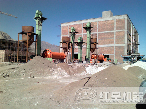 紅星高產(chǎn)節(jié)能球磨機(jī)現(xiàn)場